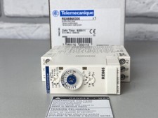 Telemecanique RE88865300 industrial timing relay RE865 1s..100h - 12V AC/DC