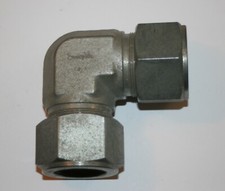 1 1/4" Tube Union Elbow Fitting Carbon Steel Swagelok S-2000-9