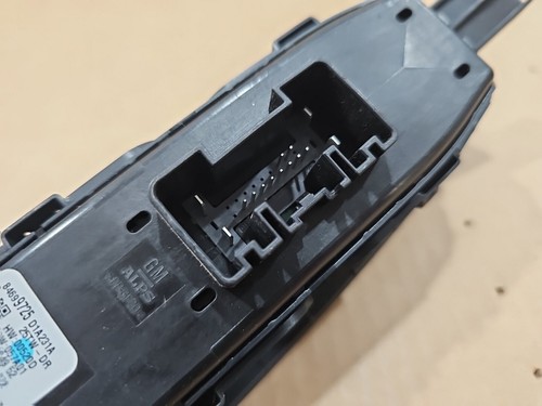 19-24 GMC SIERRA SILVERADO 1500 2500 3500 OEM LH MASTER WINDOW SWITCH 84699725 - Picture 10 of 12