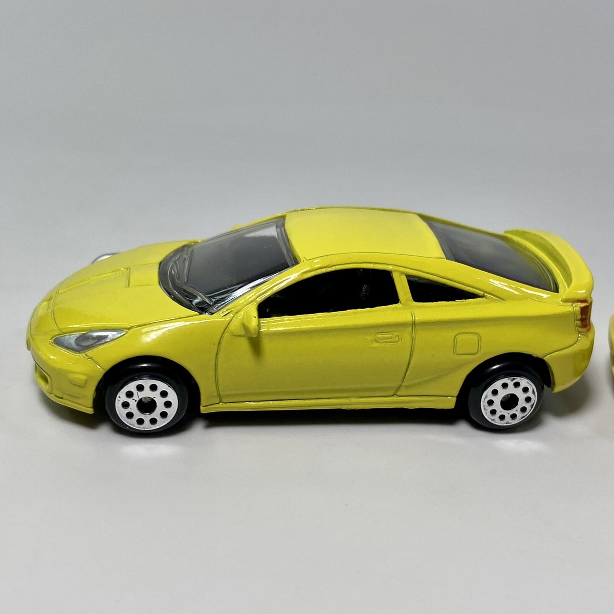 MotorMax #6011 Toyota Celica 1/64 Diecast Yellow 2-Variations Near
