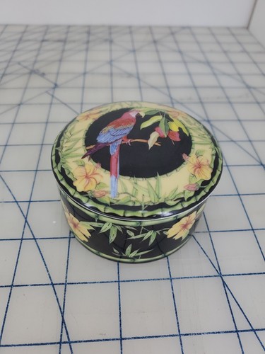 Macaw Collection Siddhia Hutchinson CUBAN MACAW ceramic trinket box CANDLE Sadek - Picture 1 of 6