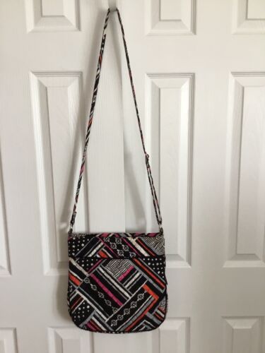 Borsa a tracolla trapuntata Vera Bradley con due tasche esterne con cerniera - Foto 3 di 10
