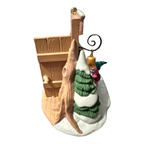 Winnie the Pooh & Piglet at Mr Sanders Door Gift Exchange Hallmark Ornament EUC - Picture 3 of 4