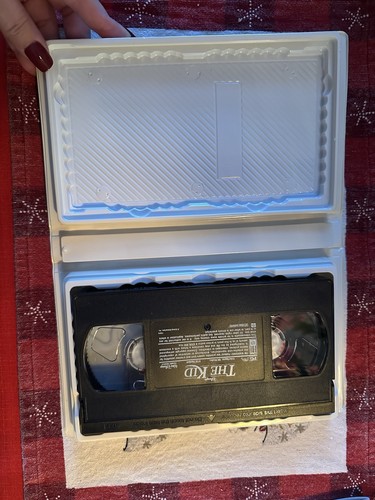 Disney's The Kid (VHS, 2001, Exclusive Video Bonus Edition) Clamshell - Picture 3 of 3
