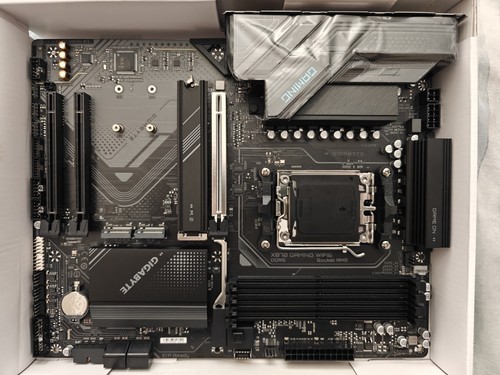 GIGABYTE X870 GAMING WIFI6 AM5 LGA 1718, ATX, DDR5, 3x M.2, PCIe 5.0, USB4 *LESEN - Bild 2 von 4