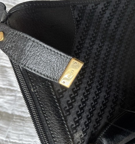 Vintage Gucci Black Leather Travel Bag with GG Monogram Lining | Made in Italy - Picture 10 of 13
