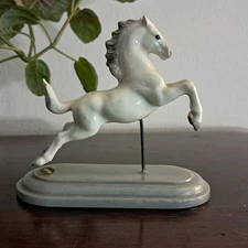 Hagen Renaker Lipizzaner, White Gloss, Capriole