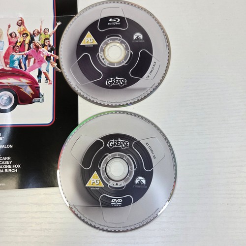 Grease 1978 Blu-ray & DVD + Poster Stricker & Card VHS Style - Picture 4 of 8