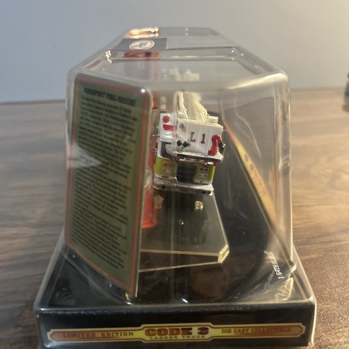 Code 3 Collectibles #12911 Massport Fire-Rescue L-1 Pierce Platform Ladder New - Picture 8 of 17
