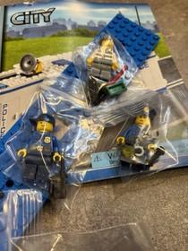 Lego 60044 City Mobil Police Unit  truck minifigure complete VGC 2014