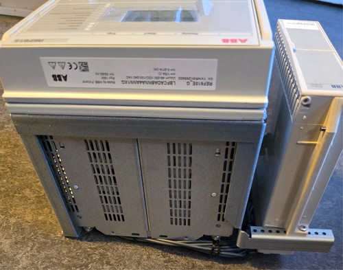 ABB REF615E_G Einspeiseschutz Relais mit Modul KOSTENLOSER VERSAND - Bild 3 von 18