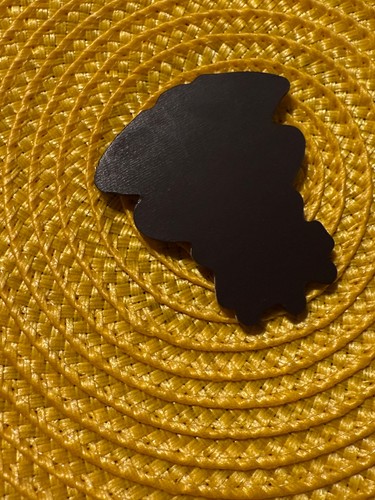 Prince of Wales Crown/Feathers Emblem Magnet - Picture 2 of 2