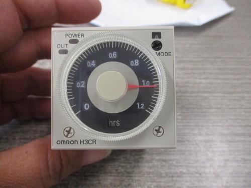 OMRON Timer H3CR-A8 100-125VAC 100-125VDC Used - Picture 3 of 4