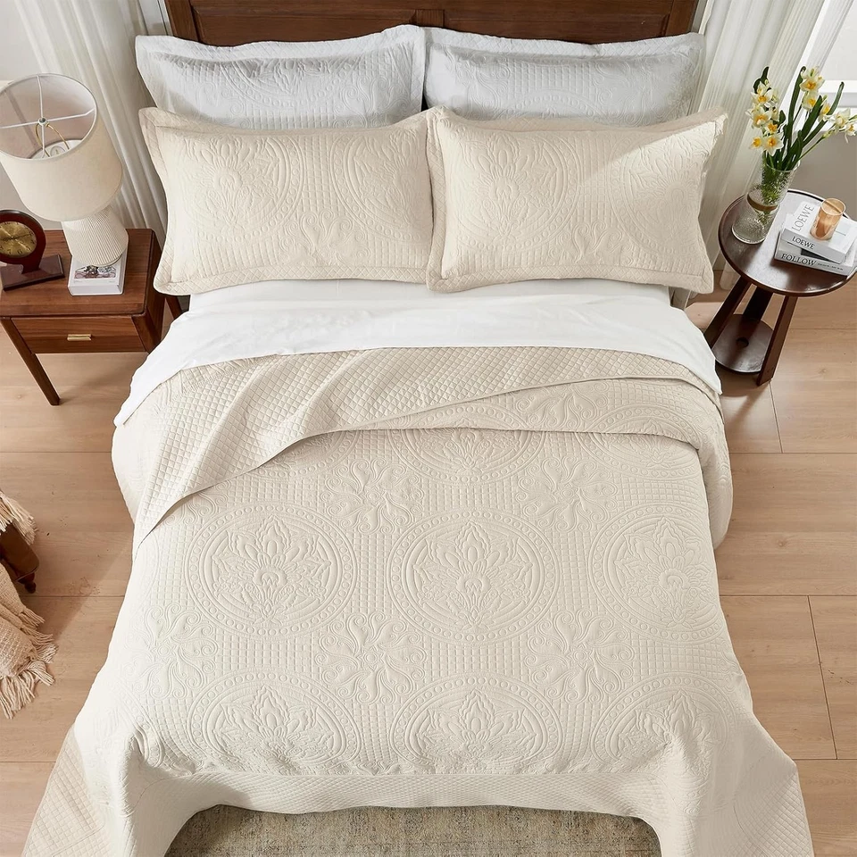 Oversized King Bedspread 128x120, Soft Microfiber California King - Image 4 of 4