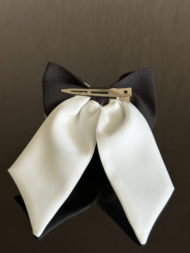 Armenian Alphabet Girl Head Bow with Clip - Picture 7 of 7