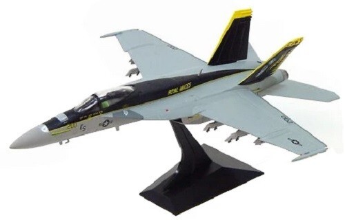 F/A-18E Super Hornet, US Navy, VFA-27 Royal Maces, 1:72 Dragon Wings - Foto 1 di 3