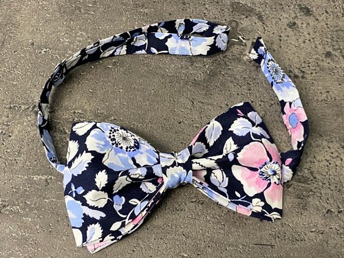 Pañuelo con pajarita personalizado para hombre años 70 de gran tamaño estilo vintage azul marino/rosa - Imagen 18 de 21