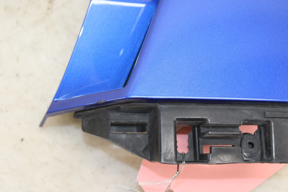 Subaru WRX STI 2019-2021 guardabarros derecho moldeado (K7X azul) OEM LC17 Foto 2 de 4