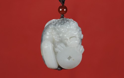 CERTIFIED 121.4g 100% NATURAL WHITE RIVER JADE HAND CARVED FOO DOGS PENDANT - Picture 2 of 24