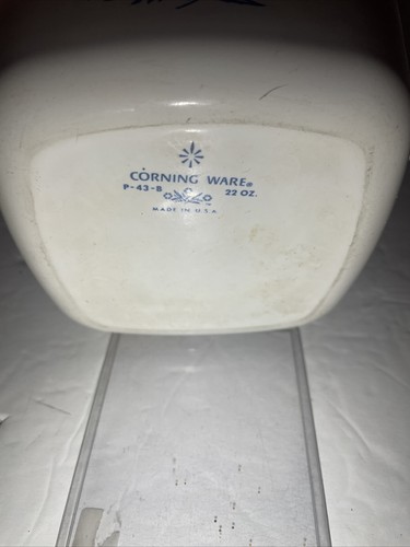 Vintage Corning Ware Bowl 22 Oz Blue Floral Pattern - Picture 2 of 2