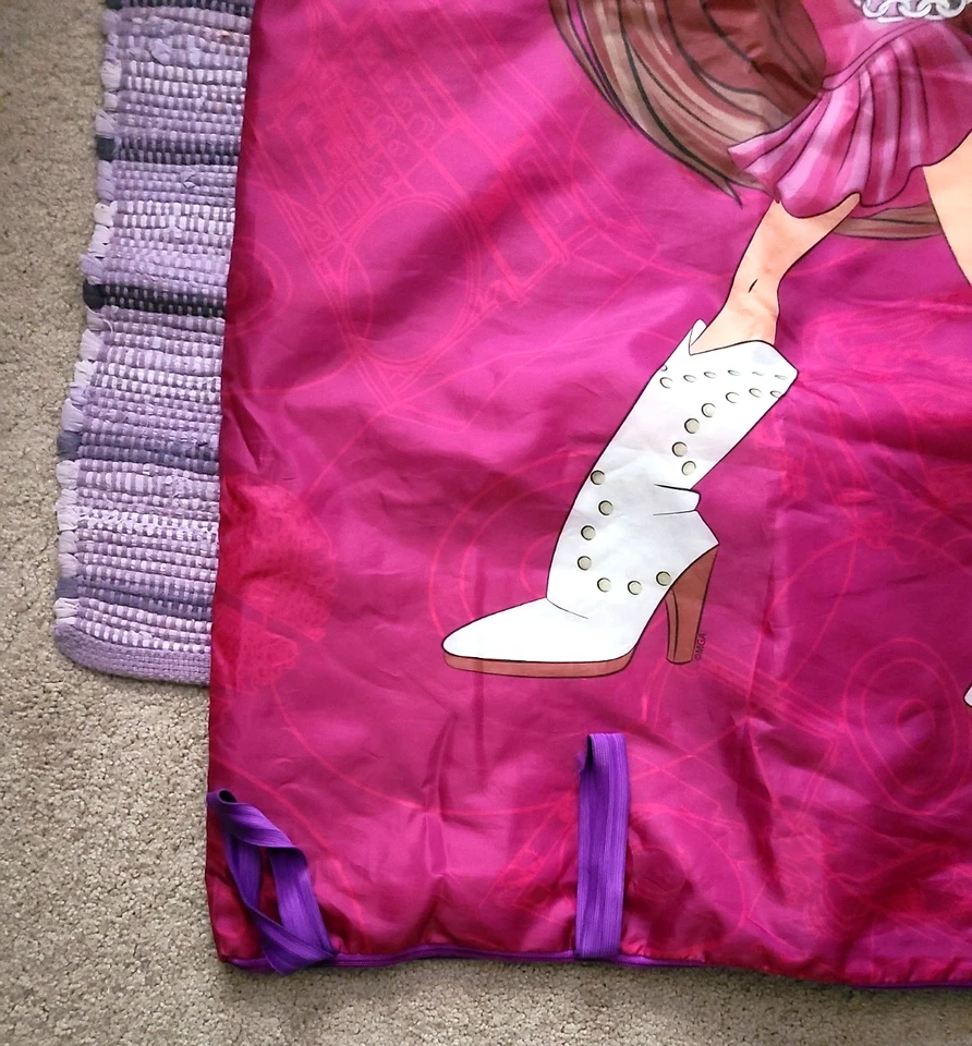 Muñeca Bratz de colección niñas rosa púrpura saco de dormir cremallera lateral campamento de pijamas Foto 3 de 4