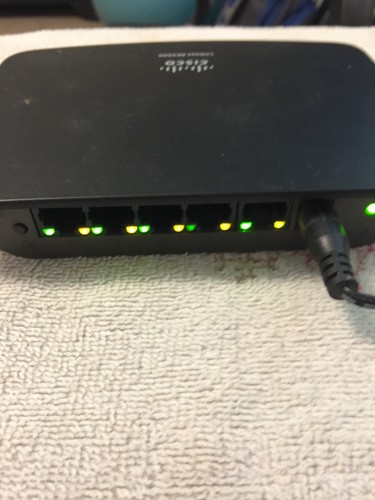 Linksys SE2500 5-Port Gigabit External Ethernet Switch Pre-Owned and Tested - Picture 3 of 3