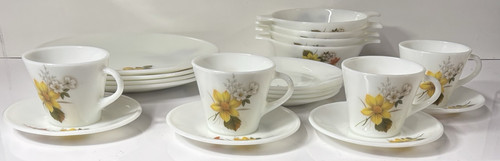 Servizio da Pranzo Vintage Pyrex, Set - Autunno Gloria Disegno Floreale su Bianco - Foto 1 di 10