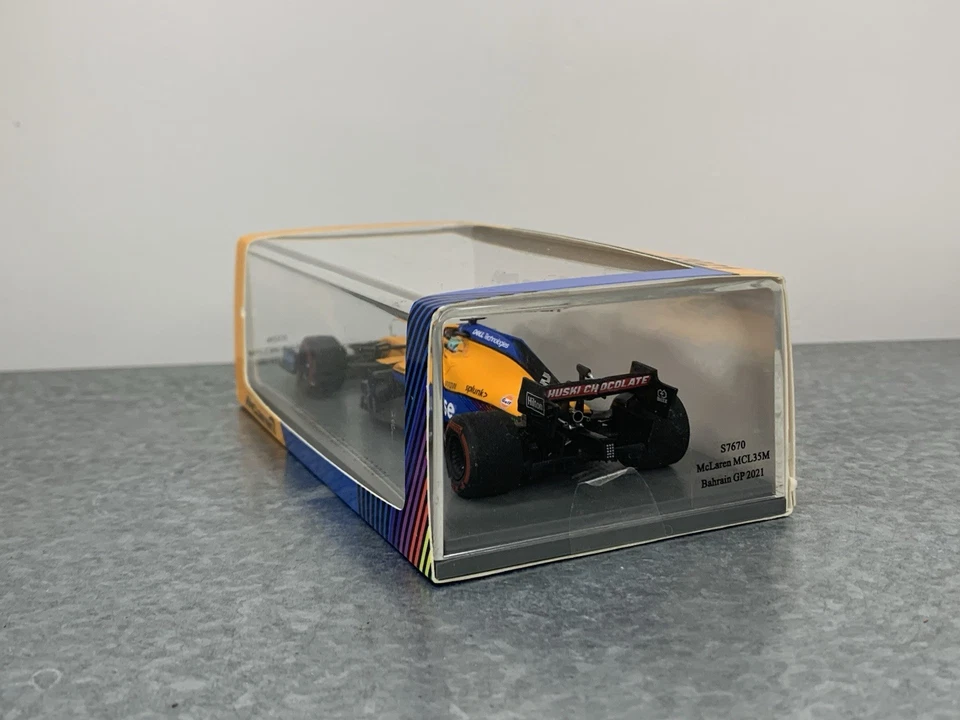 Spark 1:43 McLaren MCL35M Bahrain GP 2021 Ricciardo F1 - Image 3 of 4