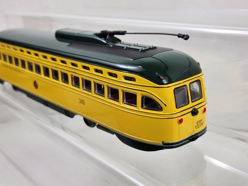 Corgi Classic PCC Streetcar TWIN CITY LINES TO ST. PAUL 319 1/50 Scale DieCast! - Picture 9 of 13