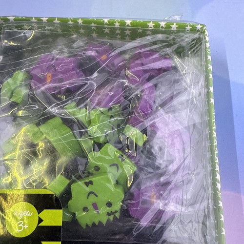 Menge 200 Mini Halloween Radiergummis Trick or Treat Party Füller oder Lehrerpreise - Bild 5 von 9