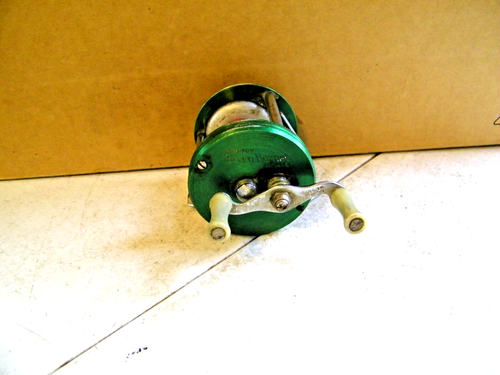 Vintage BRONSON GREEN HORNET No. 2200 Fishing Casting Reel