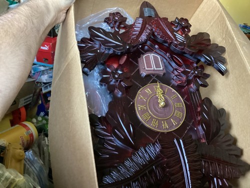 Battery-operated Cuckoo Clock - Full Size - Picture 1 of 5