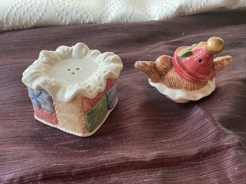 Juego de sal y pimienta apilable de oso de peluche Fitz and Floyd Patchwork vintage 1992 - Imagen 4 de 5