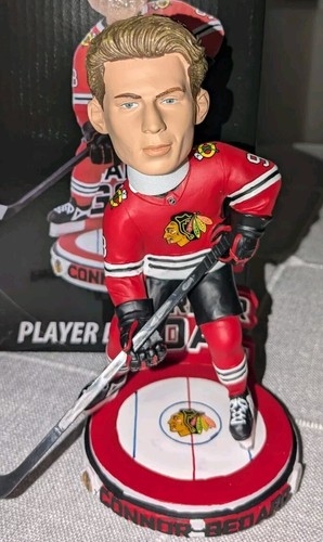 Connor Bedard Chicago Blackhawks 1er gol de la NHL FOCO Bobble Head 9/72 sin usar, en caja - Imagen 2 de 8