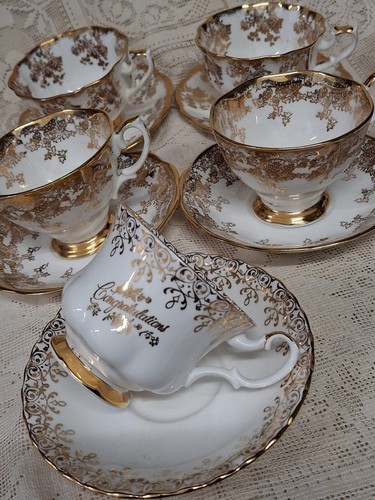 Royal Albert vintage teacup - 50th Anniversary gold on white teacup - Picture 3 of 4