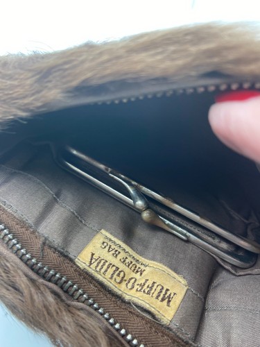 Manicotto a mano donna vintage anni 50 pelliccia | borsa a tracolla agnello persiano con chiusura zip - Foto 8 di 10