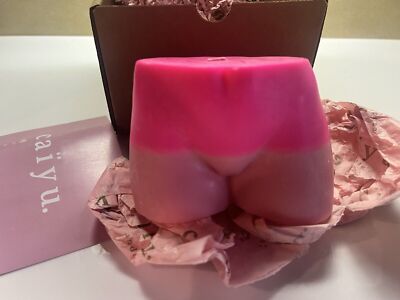 Caiyu CAIA LE PETIT DERRIERE Hot Pink Tiered 1.3KG 21 CANDLE NEW IN Open BOX