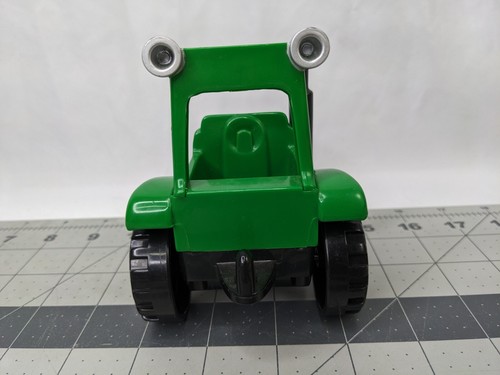 John Deere Tractor Toy Vehicle RC2 4 Inch - Picture 6 of 10