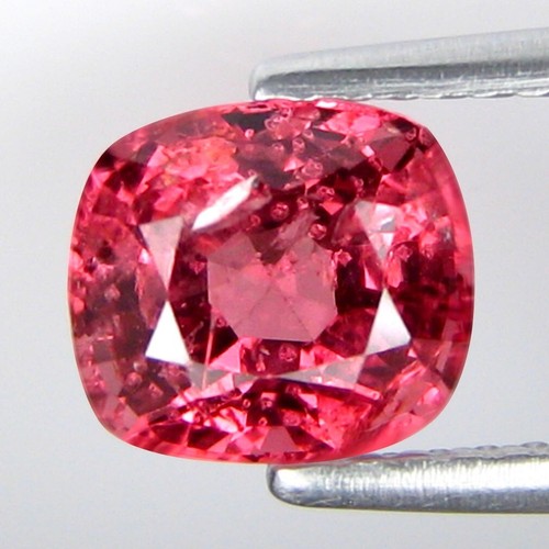 1.65 Ct & 7x6.5x5 mm _ STUNNING LUSTER PINK NATURAL SPINEL CUSHION CUT GEMSTONES - Picture 4 of 11