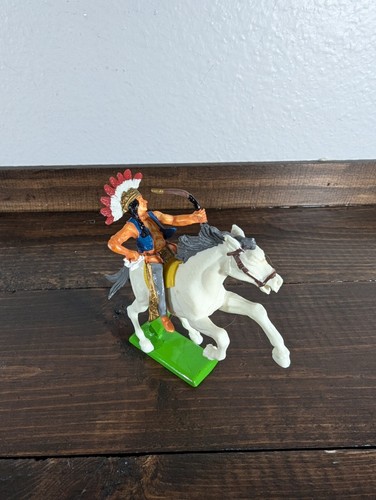 BRITAINS DEETAIL - BERITTENER INDIANER TAPFER - SELTENE 70ER JAHRE FIGUR weißes Pferd - Bild 2 von 5