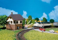 Faller 222170 N Scale 1:160 Kit of Level crossing with signal tower