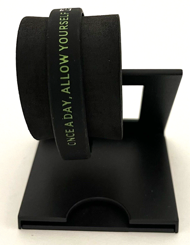 Motivational DREAM black Rubber Wristband Bracelet - Picture 3 of 3