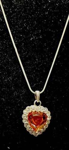 Hermoso Collar Colgante Corazón Rodeado de Estrás Blanco #209 - Imagen 4 de 4