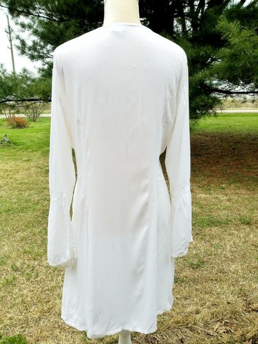 SOAKED Boho  White Embroidered Slit Bell Long Sleeve Swimsuit Cover-up Junior L - Picture 4 of 7