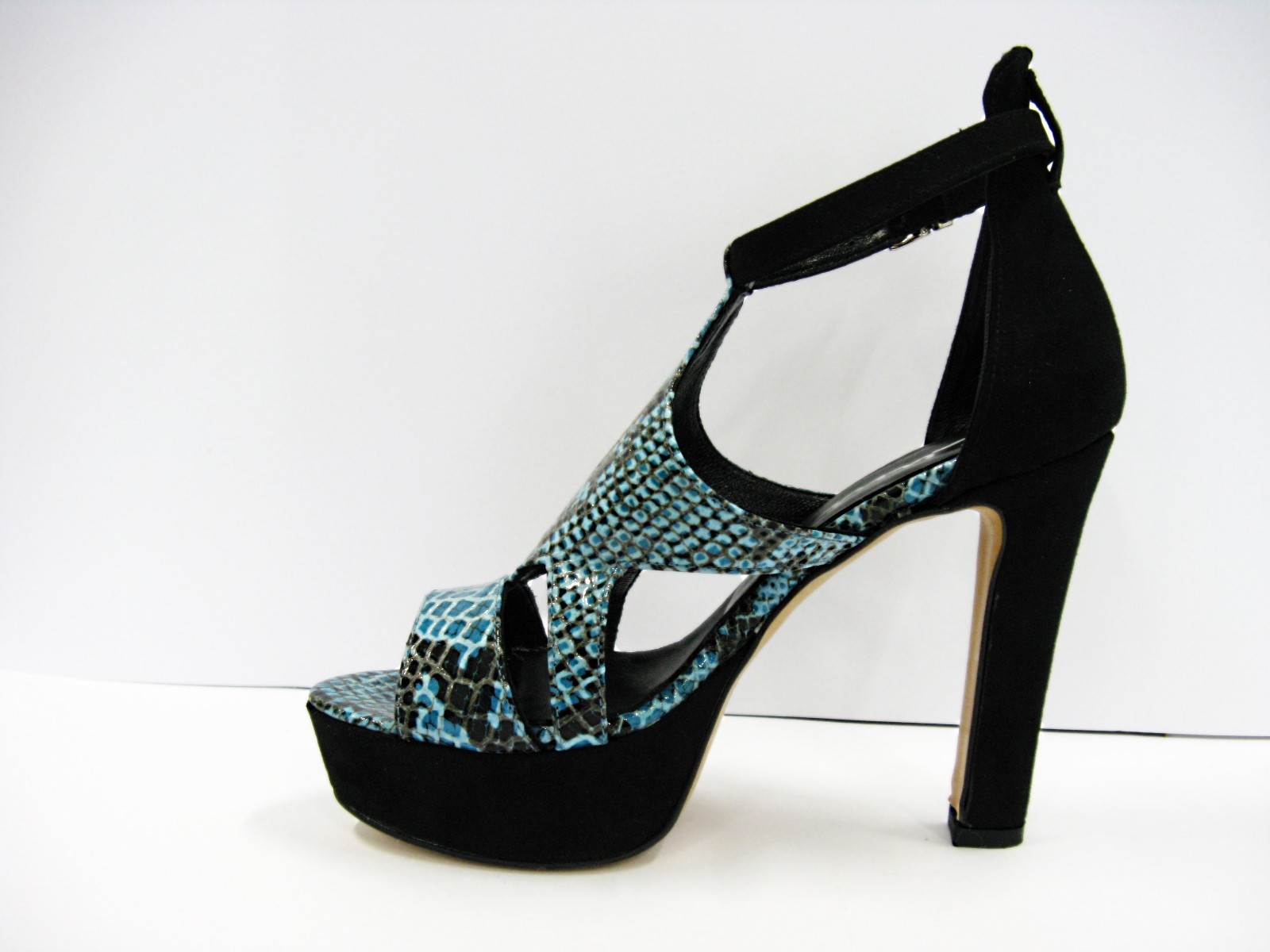 LUNI 1920 sandalo donna tacco plateau cinturino nero camoscio pitonato nero cinturino azzurro 5083ac LUNI 1920 sandalo donna tacco plateau cinturino nero camoscio pitonato nero cinturino azzurro 5083ac