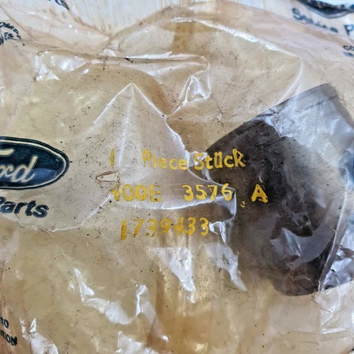 Ford Thames Van , Estate Cars Bush (Rocker Shaft) 400E-3576-A - Picture 4 of 7