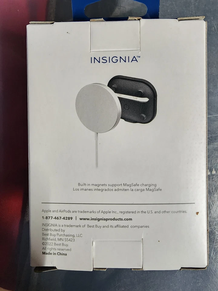 Insignia - Funda Silicona Magnética para Apple AirPods (3ª Generación) - Negra Foto 2 de 2