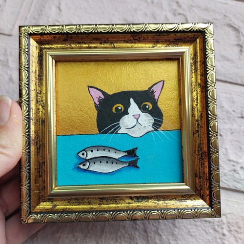 Esmoquin gato y pez pintura obra de arte dorada enmarcada divertido gato negro original 3x3 pulgadas - Imagen 10 de 10