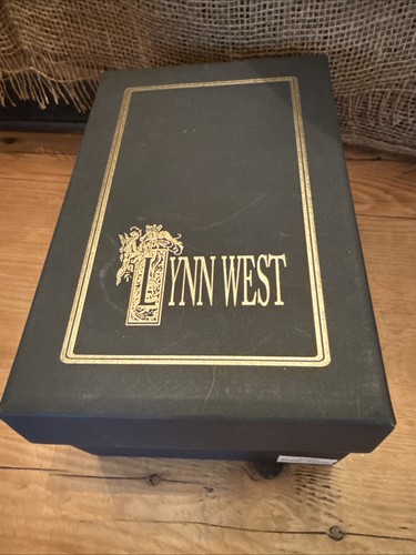 Lynn West Eisbär Weihnachtsmann Ornament mit Box - Bild 4 von 5