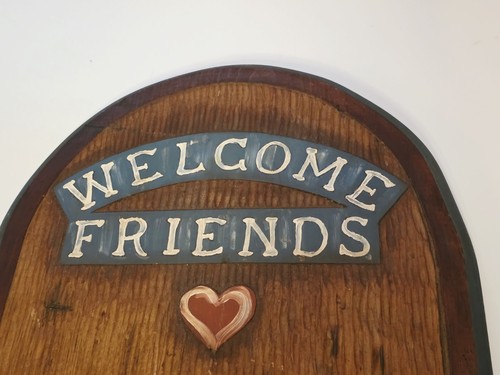 Holz Welcome Friends ❤️ Plakette Landhaus Kern rustikal handgeschnitzt & bemalt USA Vintage - Bild 2 von 11